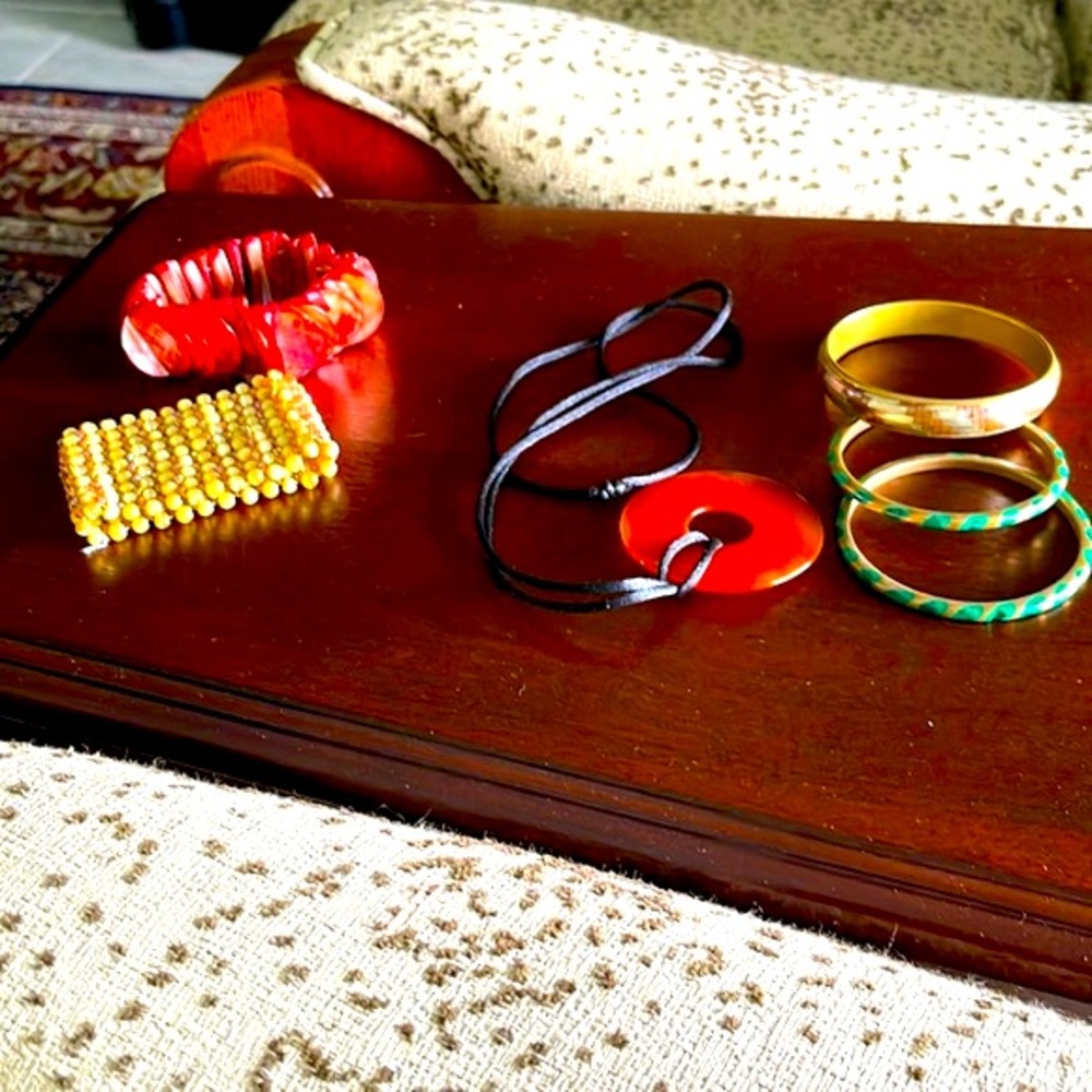 Jewelry pkg. 🐳 - Picture 2 of 4